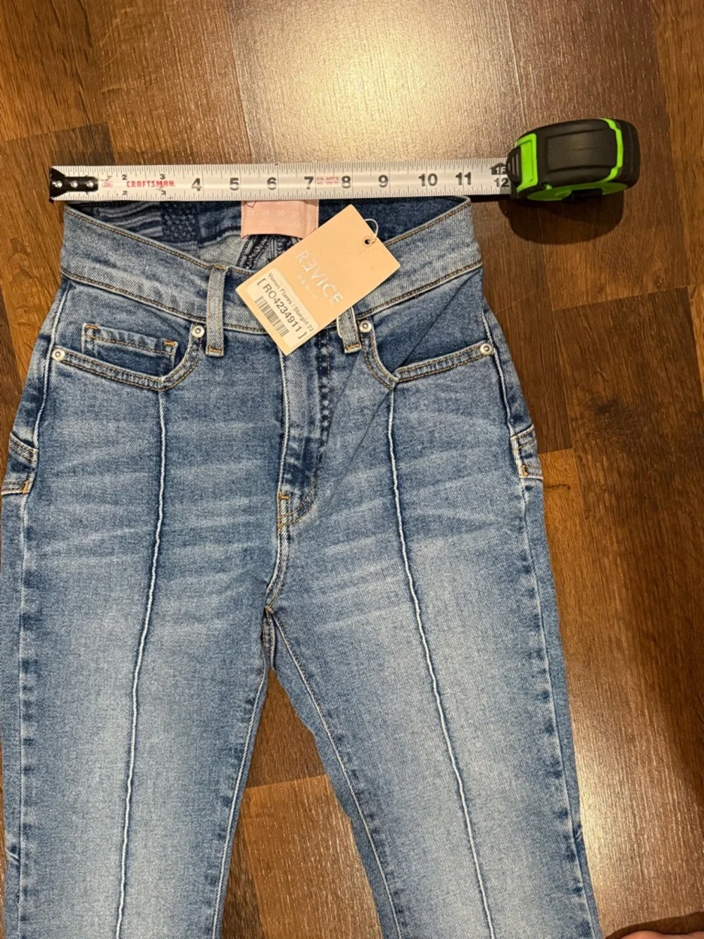 NWT Revice Venus Flares Stargirl Jeans in size 23 - Picture 7 of 10